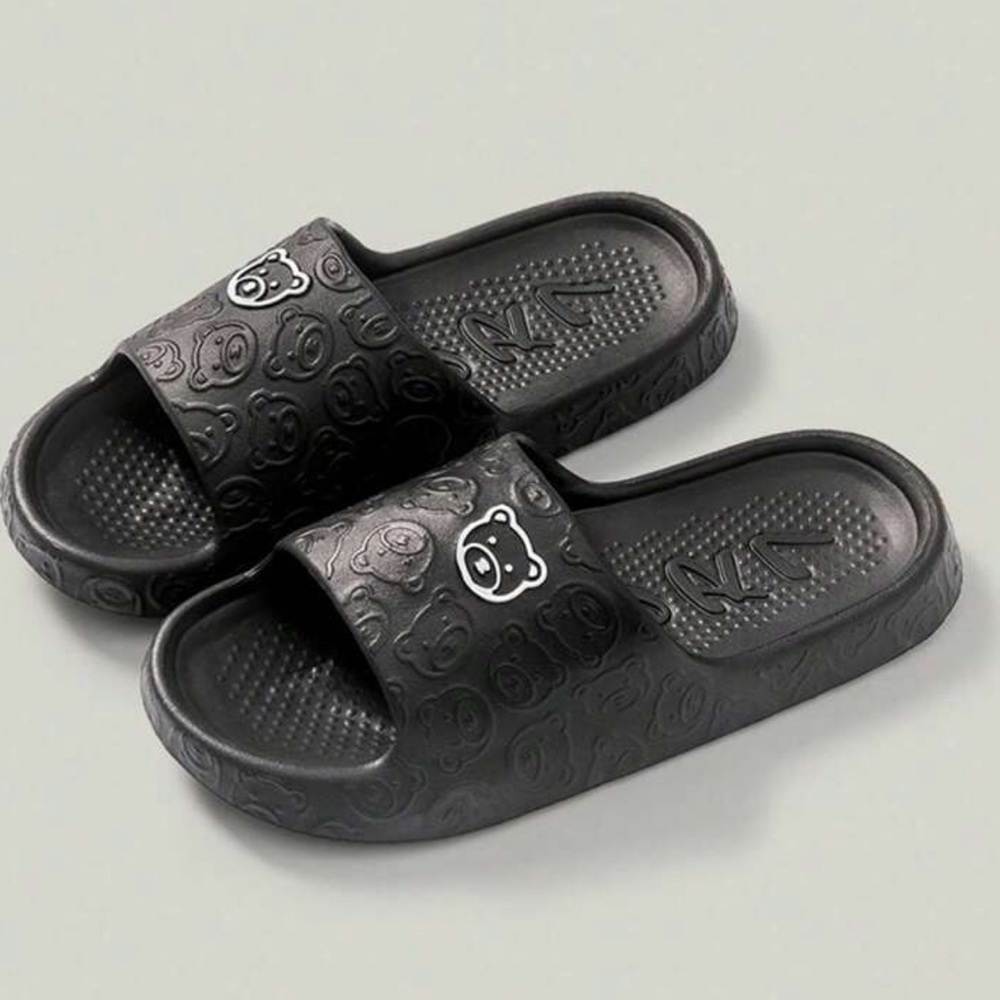 NWOT Bear Slippers Unisex